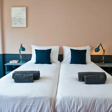 דירה Red, Red Wine In By Misha's Place 3b