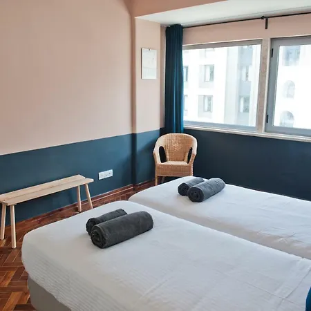 Red, Red Wine In By Misha's Place 3b ליסבון