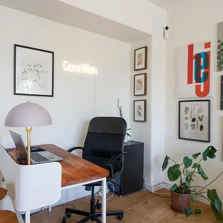 Red, Red Wine In By Misha's Place 3b Апартаменти *