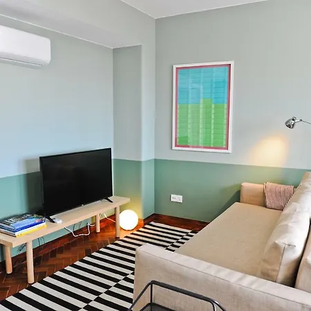 Red, Red Wine In By Misha's Place 3b * Лісабон